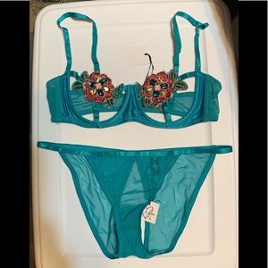 Playful Promises Peek a Beau set